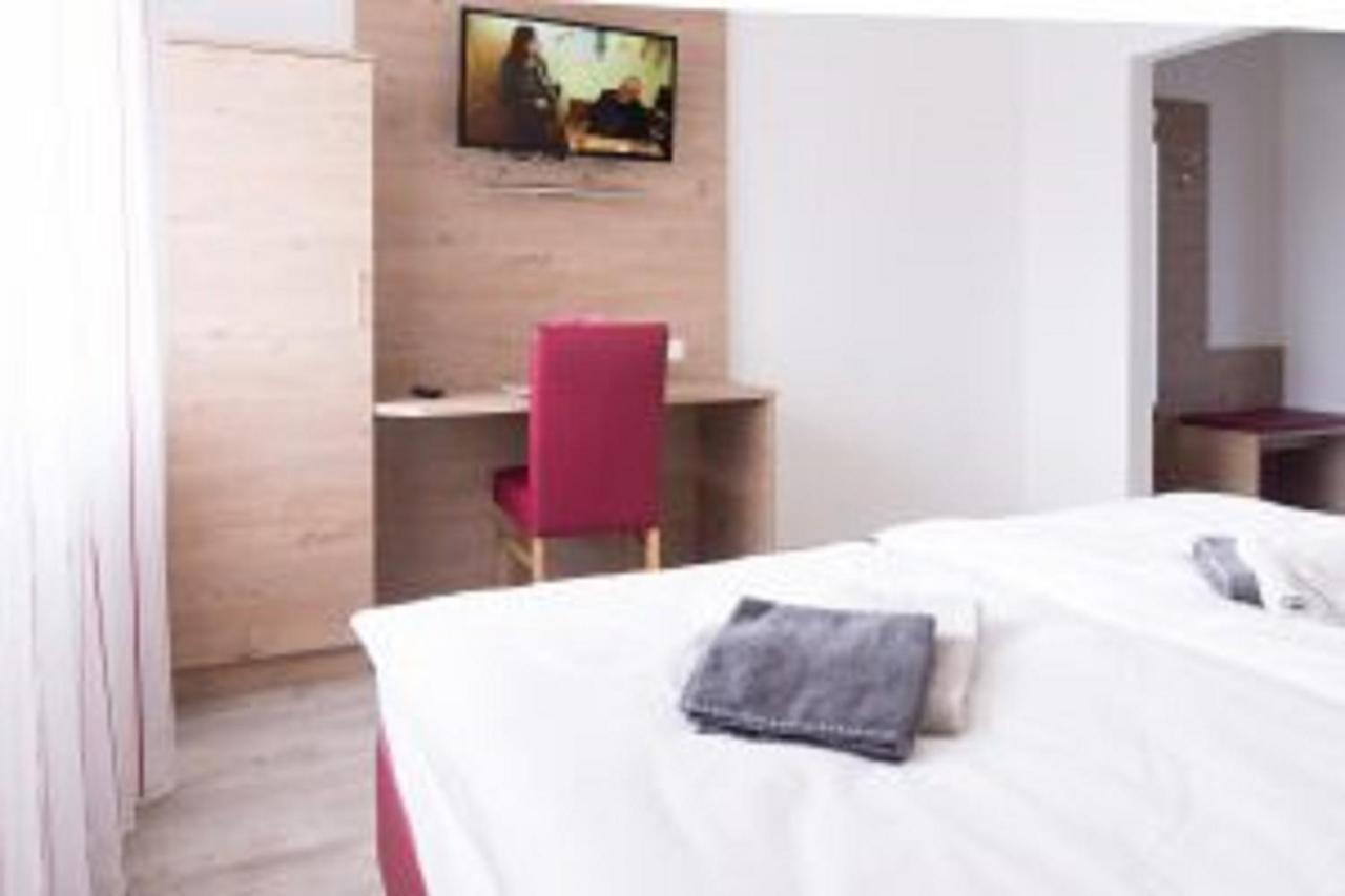 Bauers Gaestehaus Obersiebenbrunn Екстериор снимка